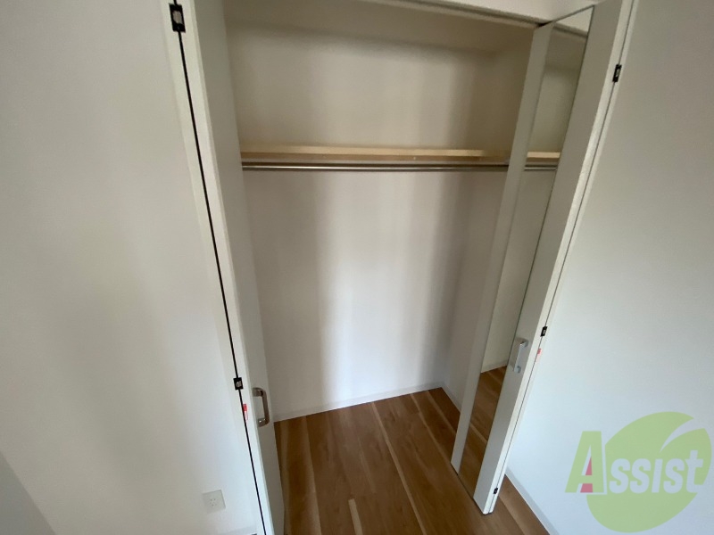 収納　寝室のクローゼットにもたくさん収納出来ますね！