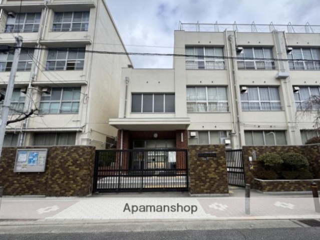 中学校　東住吉中学校（中学校）まで426m