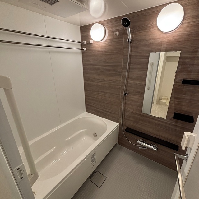 バス・シャワールーム　※写真は同タイプ住戸です。