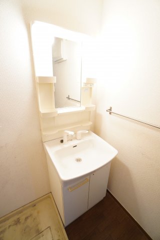 洗面設備　※同物件・同タイプの写真です。