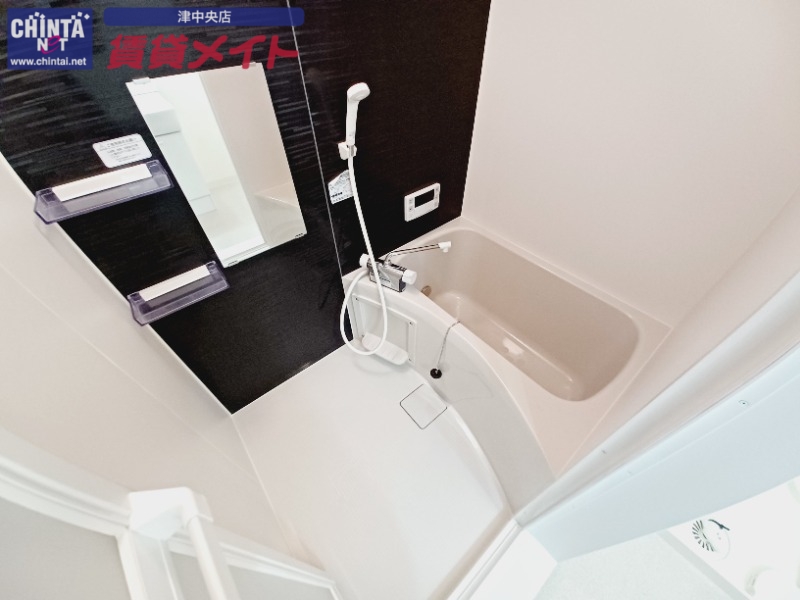 バス・シャワールーム　別部屋反転参考写真です。