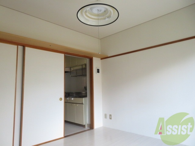 その他部屋・スペース　８帖の洋室です。生活のメインとなる部屋ですね。