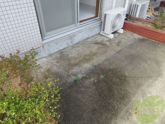 バルコニー　バルコニーはありませんが洗濯物を干すスペースはございます。