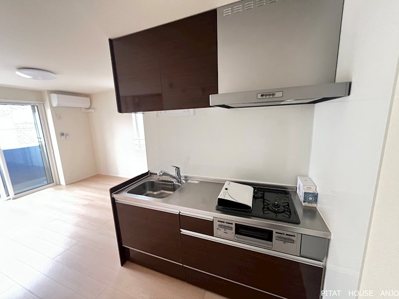 キッチン　同物件別部屋