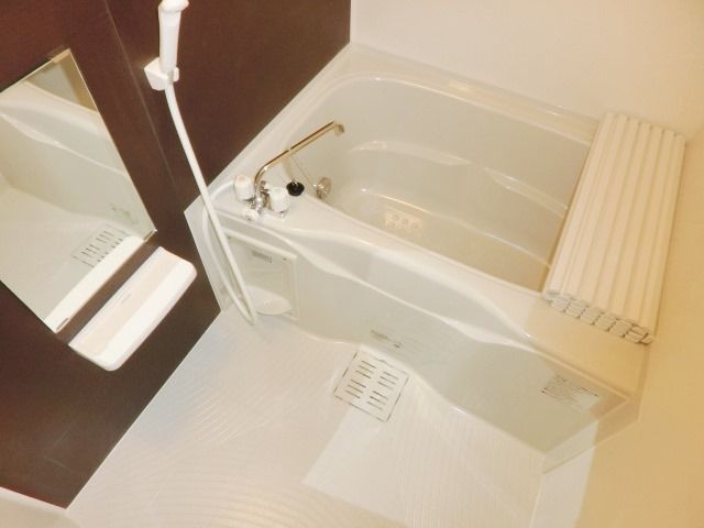 バス・シャワールーム　追焚も出来ますよ。