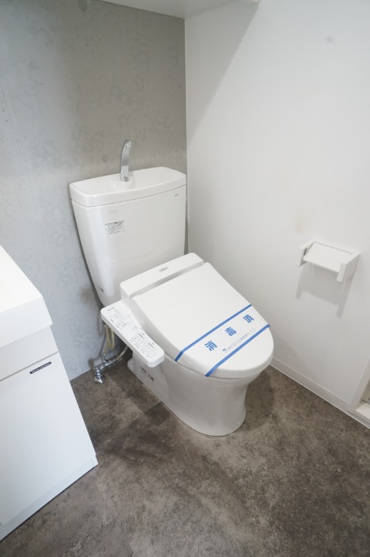 トイレ　ウォシュレット付き