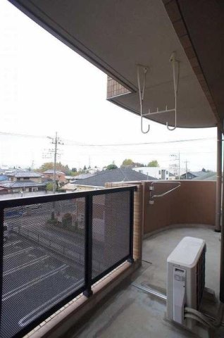 バルコニー　陽当たり良好なバルコニーです