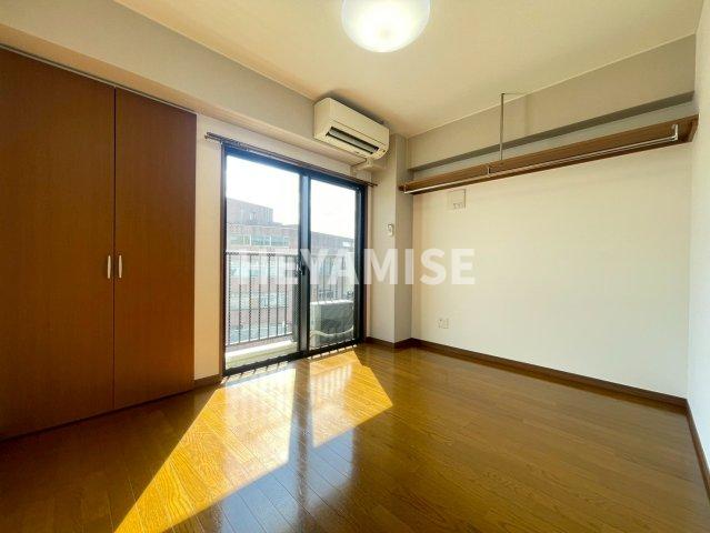 居室・リビング　※同物件別室、同間取りの写真です。※現況を優先します。