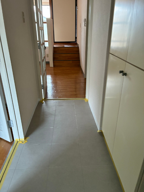 玄関　リフォーム中