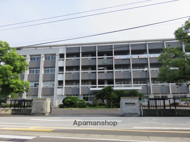 高校・高専　愛媛県立新居浜西高等学校（高校・高専）まで358m