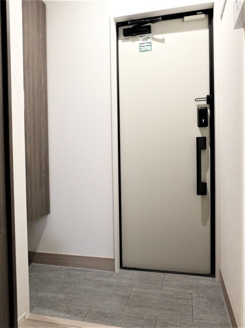 玄関　同施工会社の参考写真です