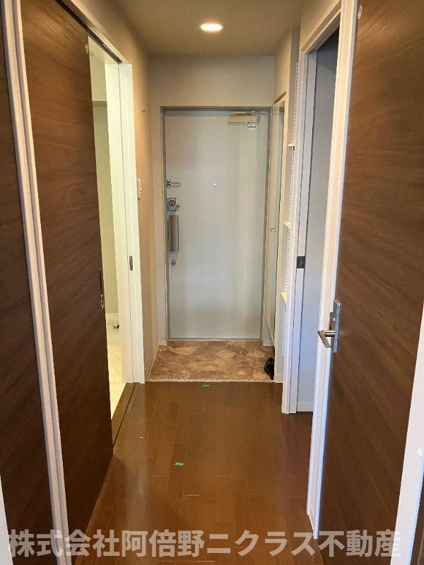 玄関　内装は別部屋の参考写真です。