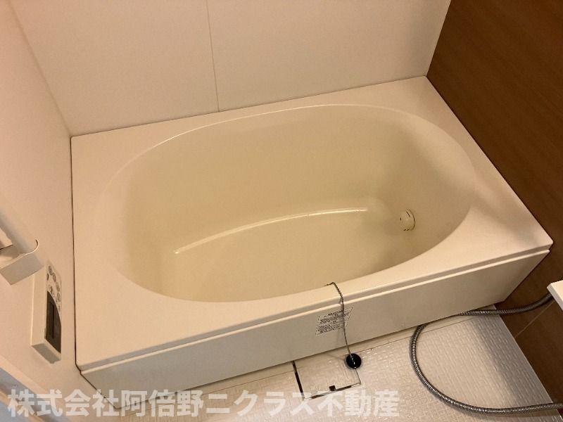 バス・シャワールーム　内装は別部屋の参考写真です。