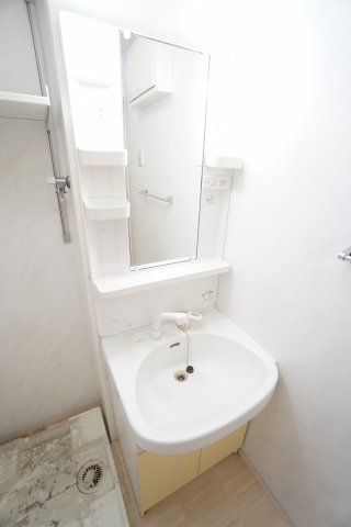 洗面設備　同物件・同タイプ・間取り反転・写真は3Fのお部屋です