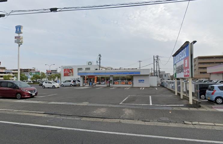コンビニ　ローソン下中野本町店（コンビニ）まで702m
