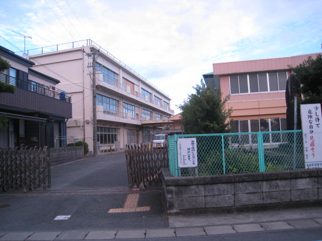 小学校　磐田市立豊浜小学校（小学校）まで2113m