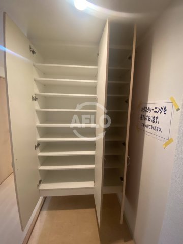 玄関　abitare Naniwa Inari　シューズボックス