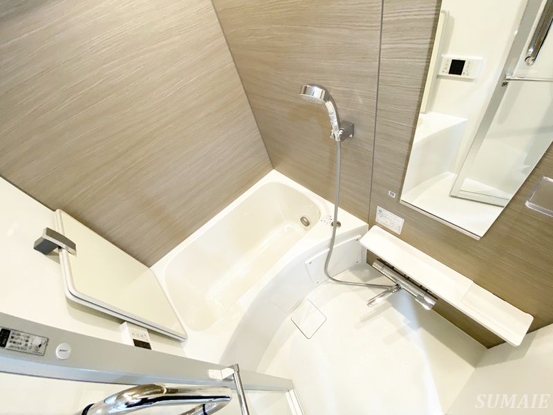 バス・シャワールーム　落ち着いた空間のお風呂です