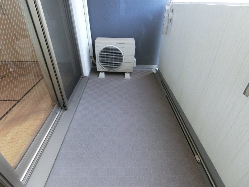 バルコニー　同間取　別号室