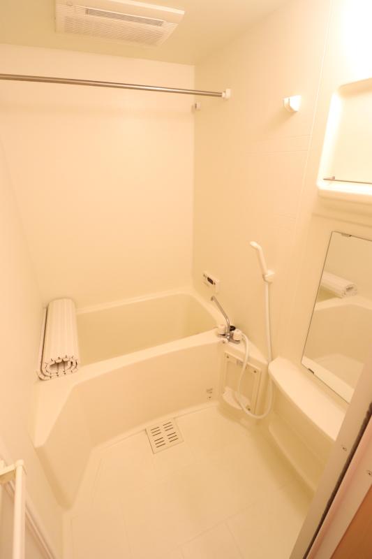 バス・シャワールーム　追い焚き機能、浴室乾燥機付きバス