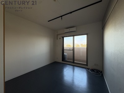 居室・リビング　東向きエアコン付きの洋室です♪