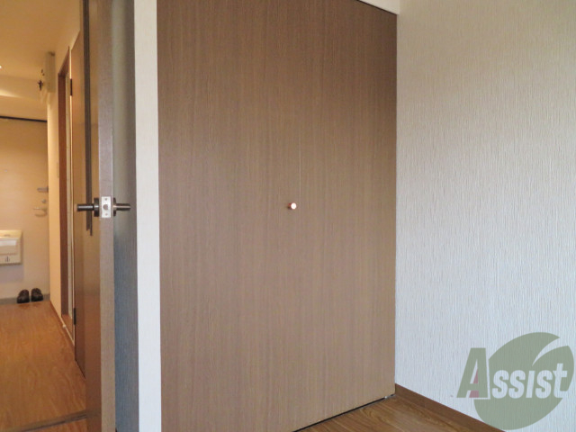 収納　クローゼットはこんな感じで大きな作りとなっております。