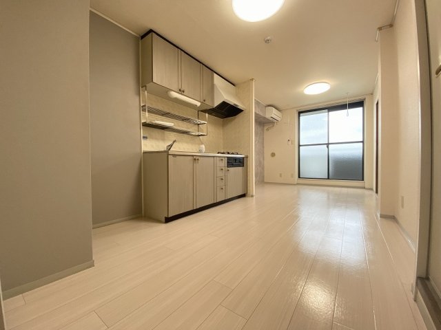 居室・リビング　別号室の参考写真です。