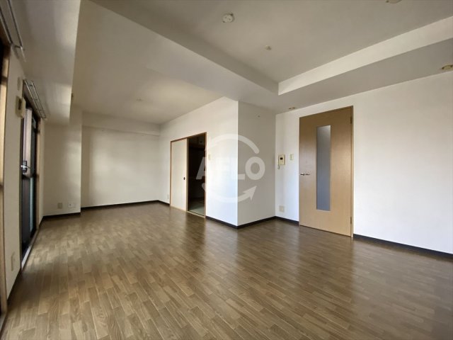 居室・リビング　ハイシュタイン堀江　リビング