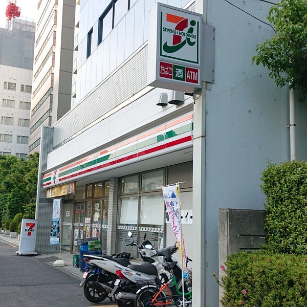 コンビニ　セブンイレブン 港区港南2丁目店（コンビニ）まで150m
