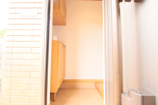 玄関　※別室の参考写真の為、現況優先です。