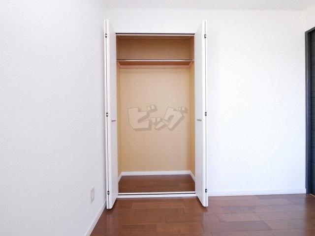 収納　衣類の収納に便利なクローゼットが付いています！