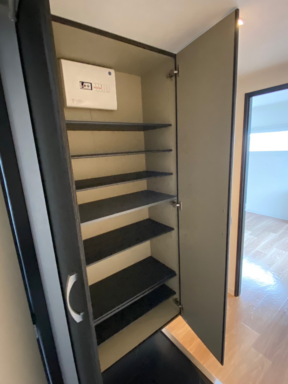 玄関　※反転タイプ