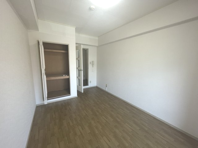 居室・リビング　こちらのリビングで趣味の時間をお楽しみください