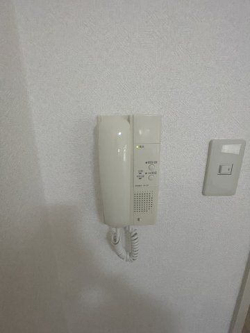 セキュリティ　受話器付きインターホンです