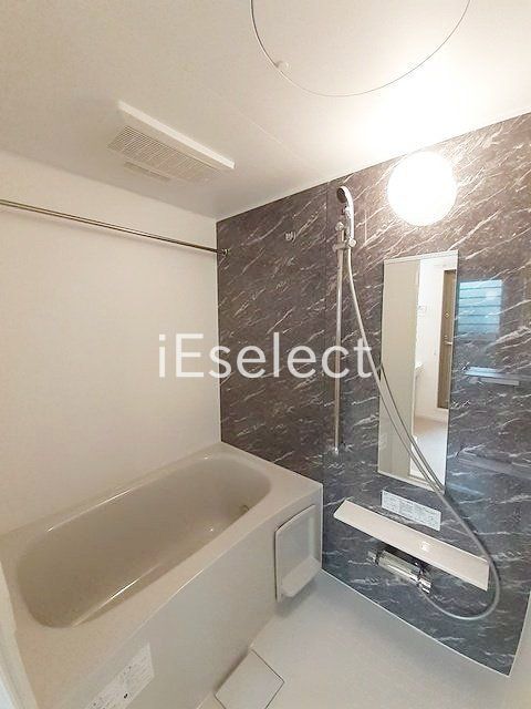 バス・シャワールーム　便利な追い焚き機能や浴室乾燥機付き