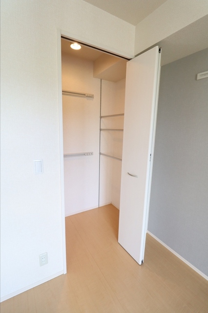 収納　ワンステップクローゼット