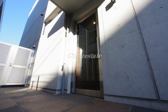 エントランス　ゆとりのあるエントランスです