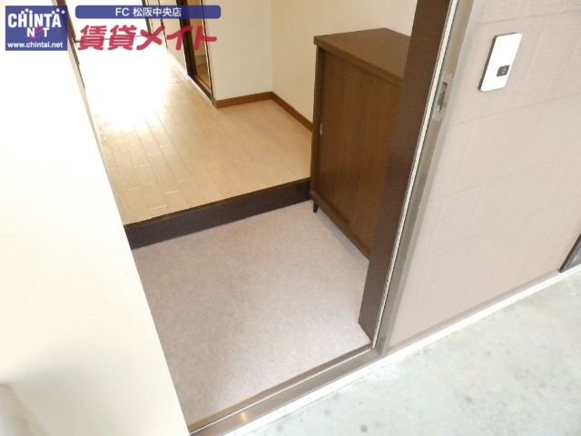 玄関　同物件別室画像