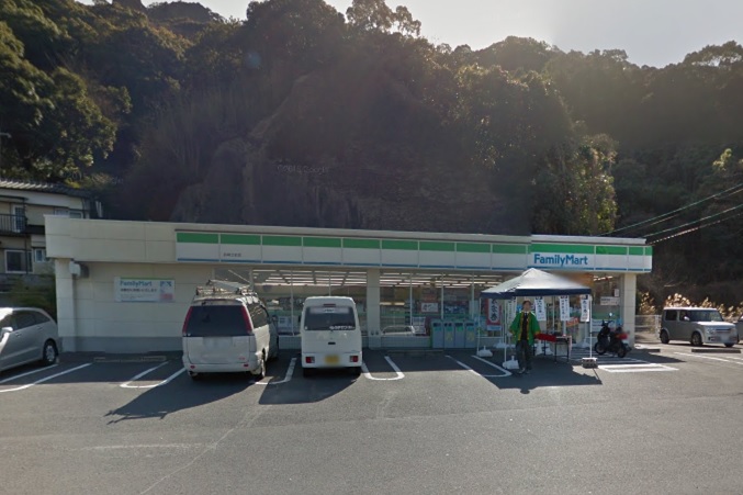 コンビニ　ファミリーマート 長崎立岩店（コンビニ）まで373m