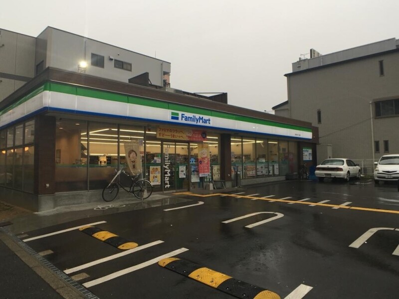 コンビニ　ファミリーマート東中浜六丁目店（コンビニ）まで407m