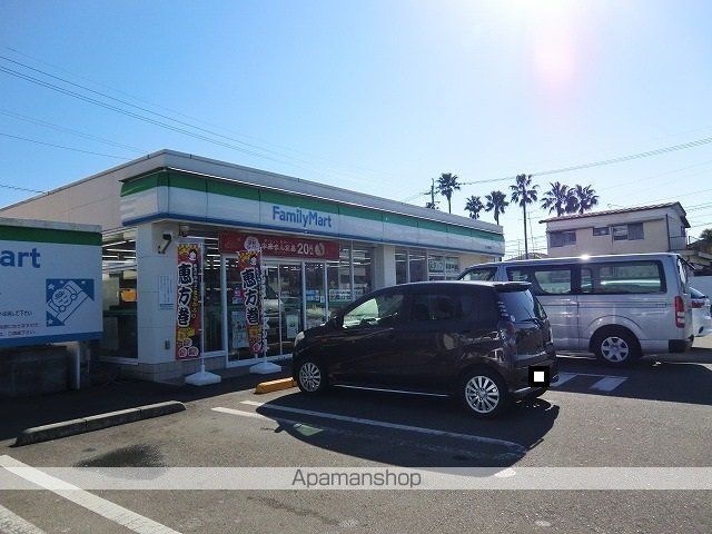 コンビニ　ファミリーマート日ノ出町店（コンビニ）まで700m