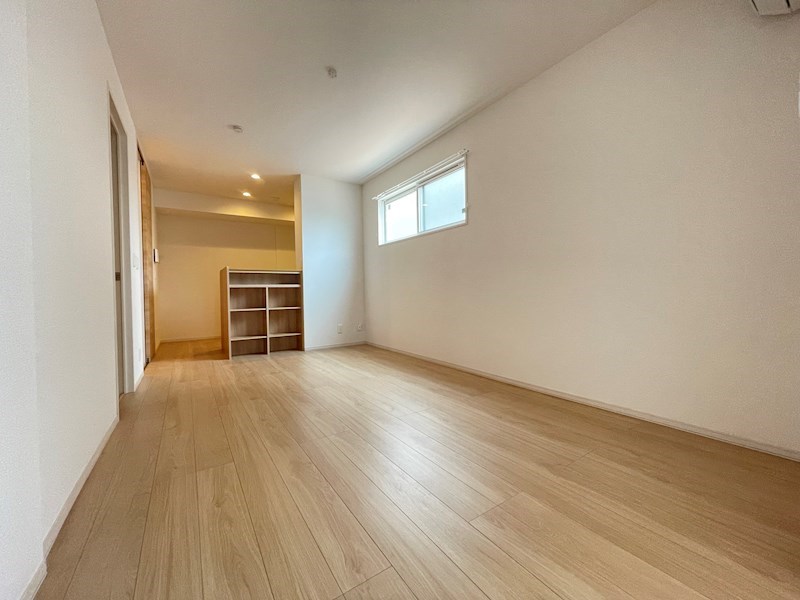 居室・リビング　別号室写真使用