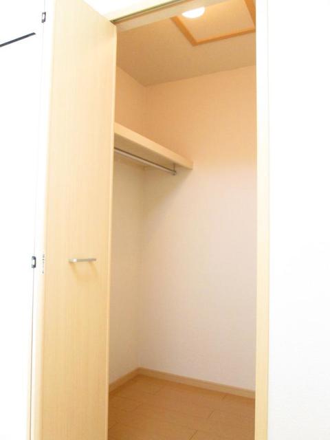 収納　ウォークインクローゼット