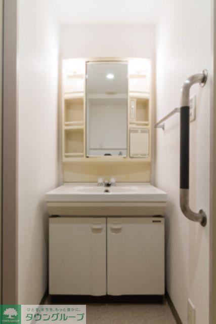 洗面設備　※写真は同タイプ住戸です。