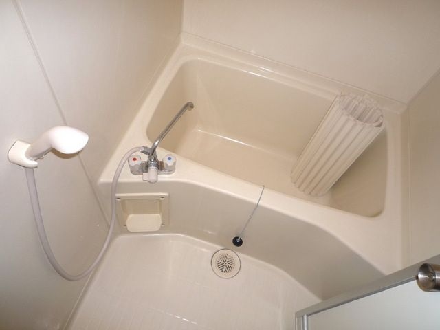 バス・シャワールーム　バストイレ別