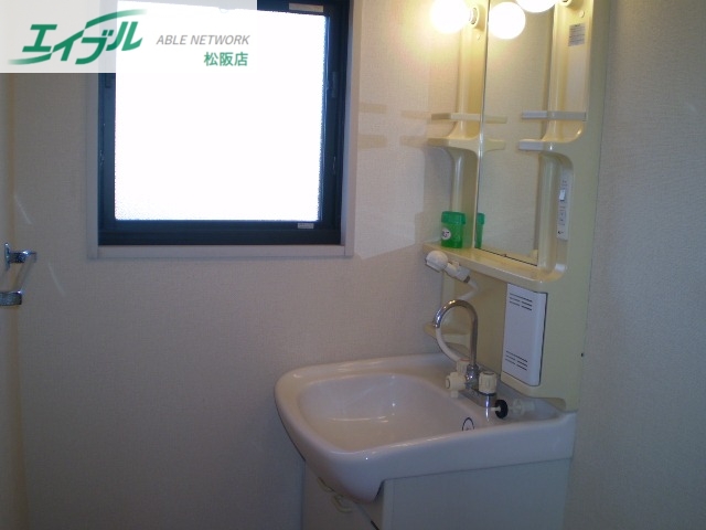 洗面設備　同型参考写真