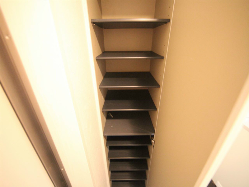 玄関　玄関　シューズボックス付（収納充実してます）