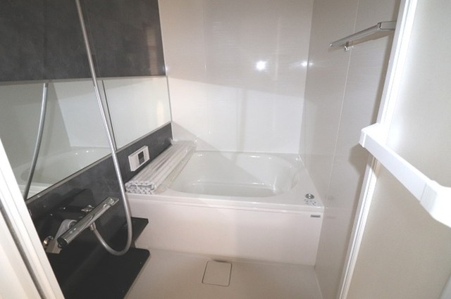 バス・シャワールーム　浴室　追い焚き給湯付