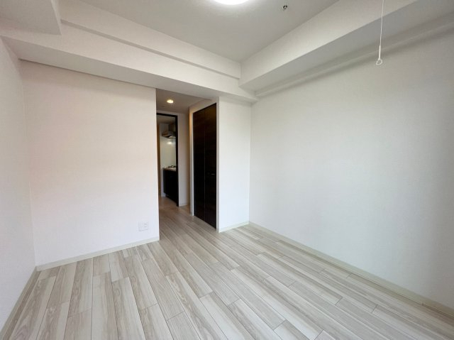 その他部屋・スペース　開放的な寝室です