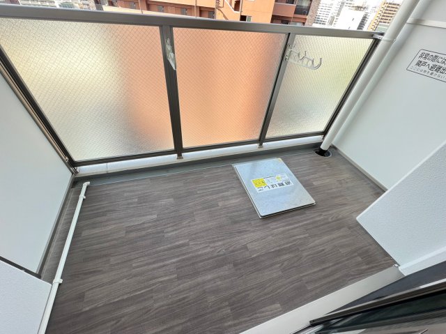 バルコニー　バルコニーからの眺めを楽しみながら食事をしませんか